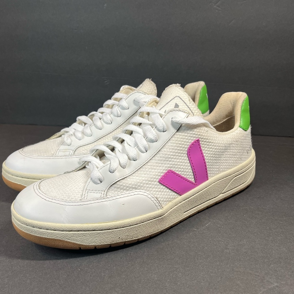 Veja V-12 sneakers Wo’s Sz 9